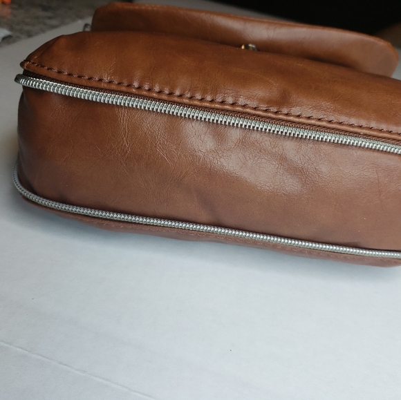 Relic Crossbody Purse - Picture 7 of 7